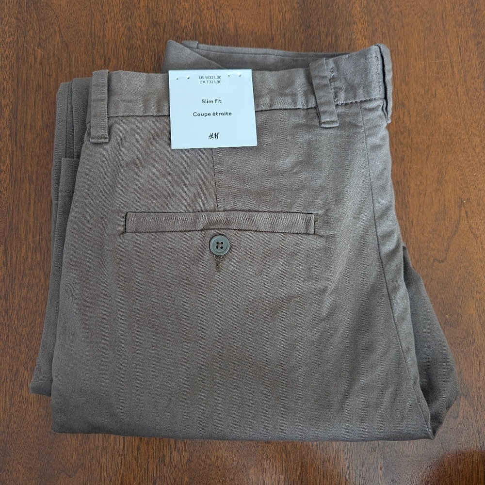 SOLD: NEW with tags: men's H&M slim fit "Coupe etroite" brown pants. Size W32